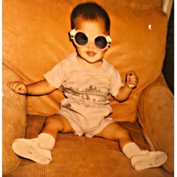 Meet your Posher, Alexandra Lee - Picture 3 of 9